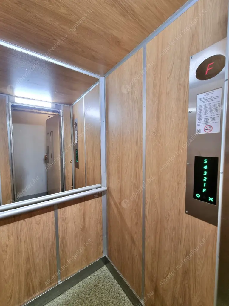 Kiadó albérlet 219000 Ft/hó áron: Budapest, I. kerület  Széna tér. Mérete: 45 nm, 1 szobás | Alberlet.hu - 6619852