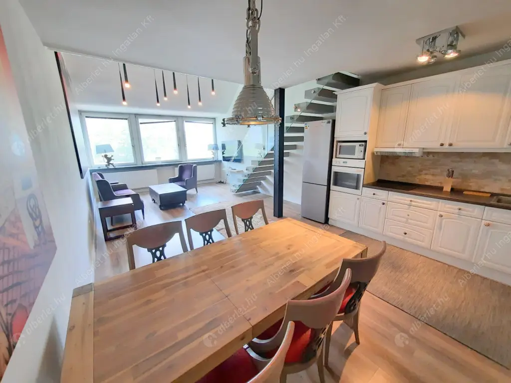 Kiadó albérlet 656000 Ft/hó áron: Budapest, I. kerület  Szentháromság tér. Mérete: 78 nm, 2 szobás | Alberlet.hu - 6625332