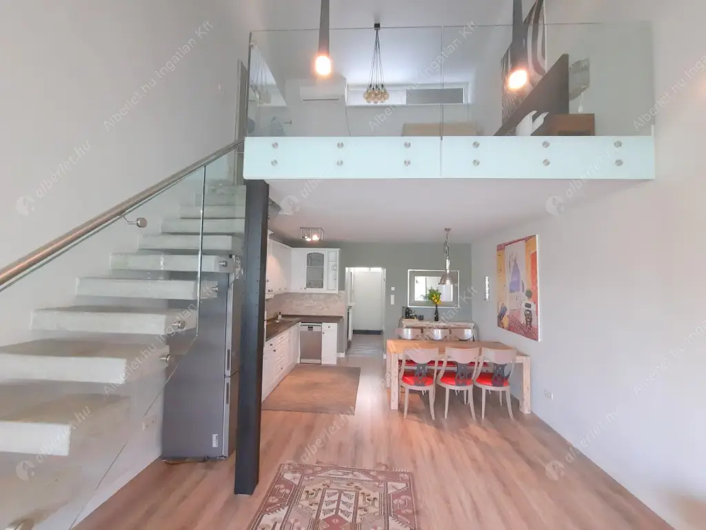 Kiadó albérlet 656000 Ft/hó áron: Budapest, I. kerület  Szentháromság tér. Mérete: 78 nm, 2 szobás | Alberlet.hu - 6625339