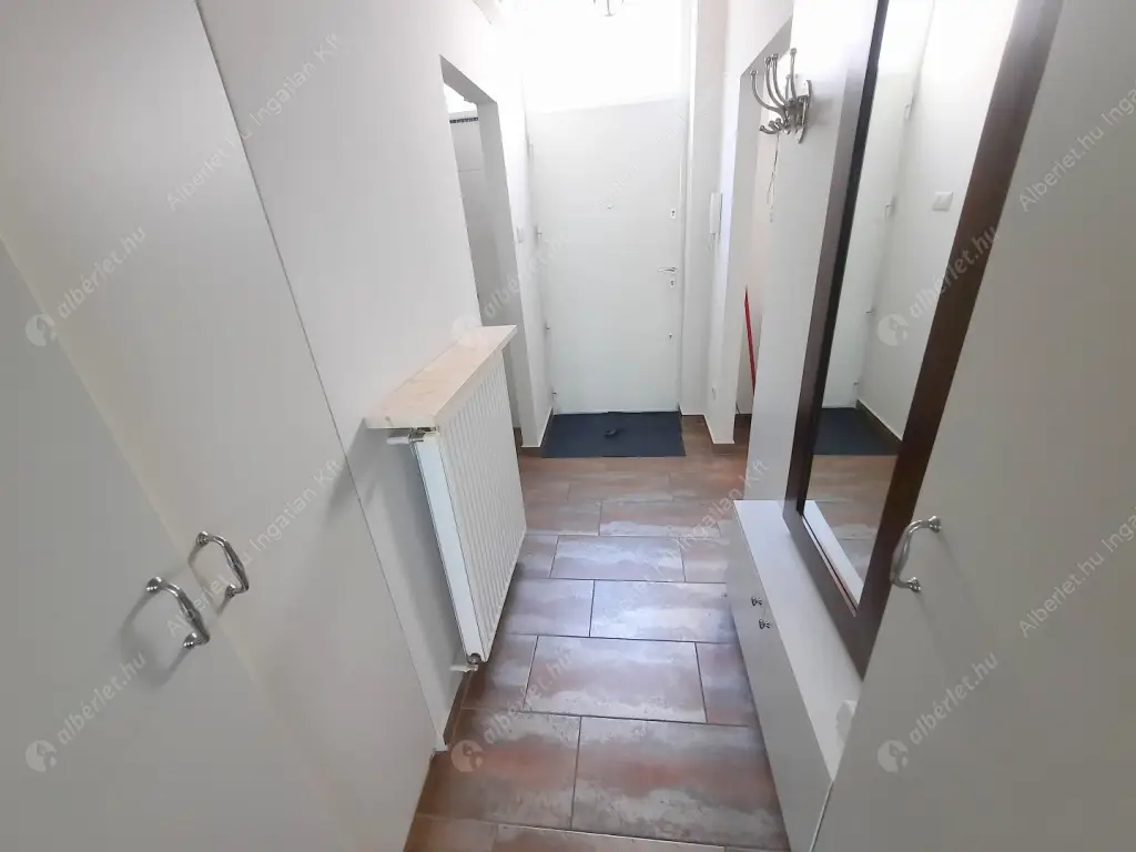 Kiadó albérlet 656000 Ft/hó áron: Budapest, I. kerület  Szentháromság tér. Mérete: 78 nm, 2 szobás | Alberlet.hu - 6625345