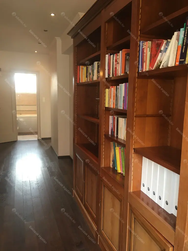 Kiadó albérlet 568000 Ft/hó áron: Budapest, I. kerület  Toldy Ferenc utca. Mérete: 100 nm, 3 szobás | Alberlet.hu - 4962418