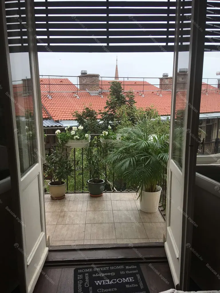 Kiadó albérlet 568000 Ft/hó áron: Budapest, I. kerület  Toldy Ferenc utca. Mérete: 100 nm, 3 szobás | Alberlet.hu - 4962422