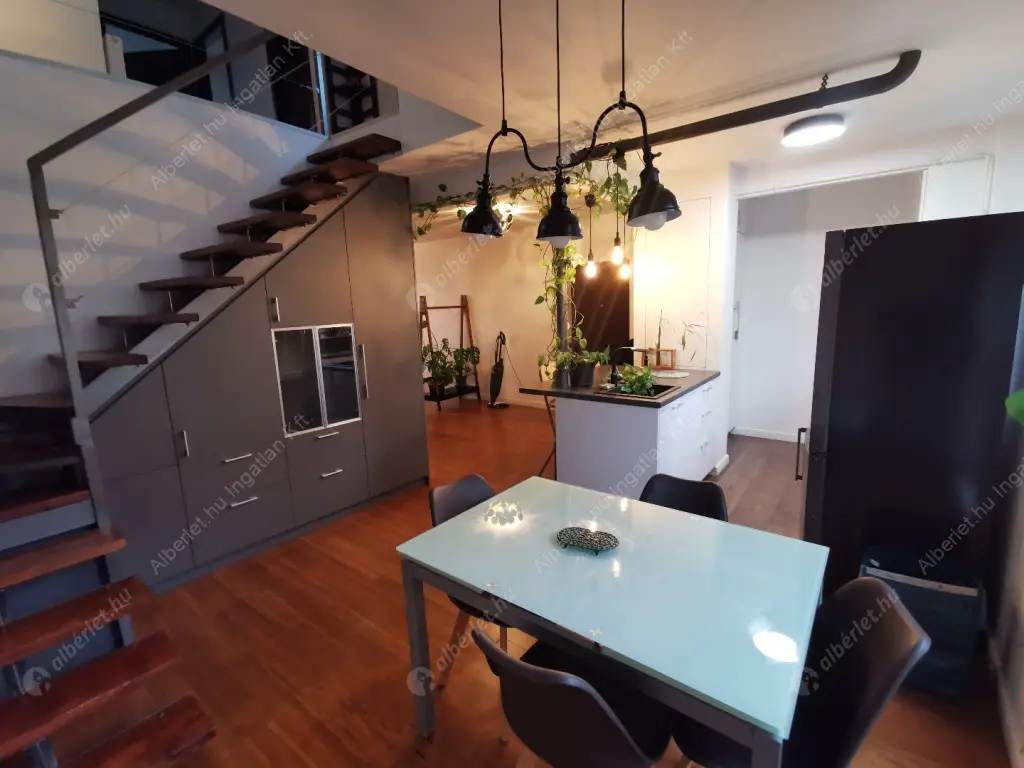 Kiadó albérlet 600000 Ft/hó áron: Budapest, I. kerület  Toldy Ferenc utca. Mérete: 105 nm, 5 szobás | Alberlet.hu - 6572969