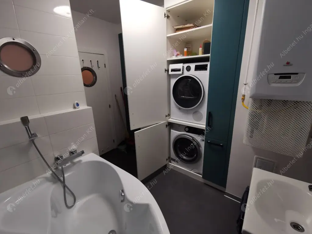 Kiadó albérlet 600000 Ft/hó áron: Budapest, I. kerület  Toldy Ferenc utca. Mérete: 105 nm, 5 szobás | Alberlet.hu - 6572971