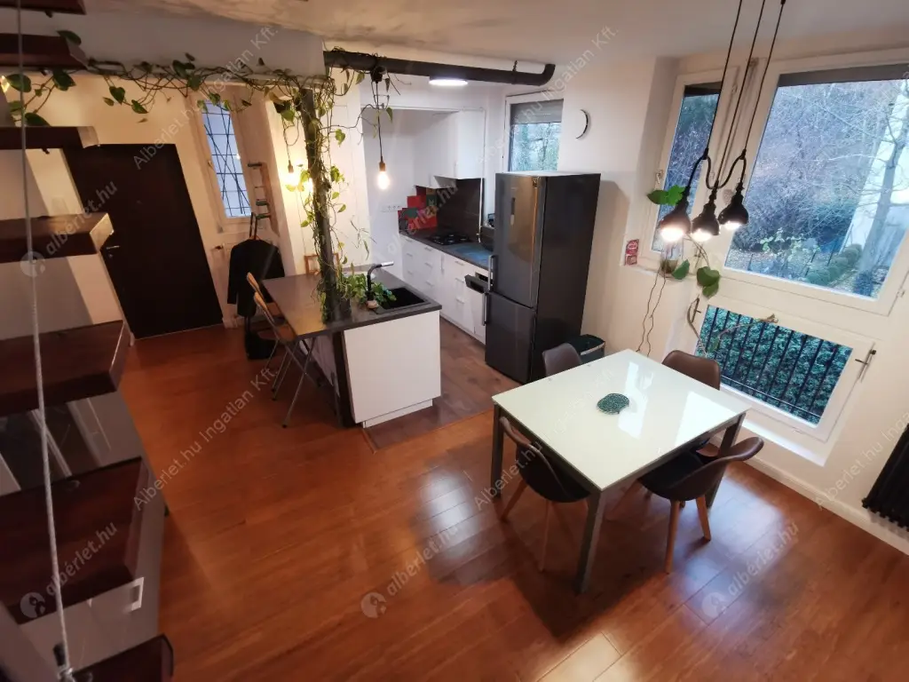 Kiadó albérlet 600000 Ft/hó áron: Budapest, I. kerület  Toldy Ferenc utca. Mérete: 105 nm, 5 szobás | Alberlet.hu - 6572983