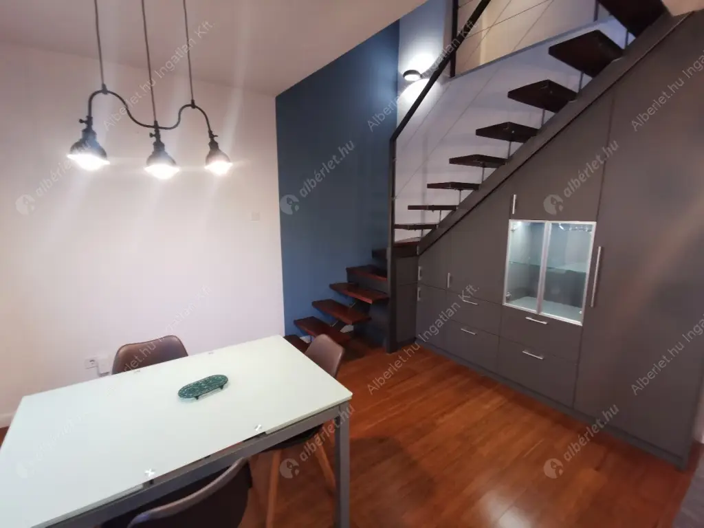 Kiadó albérlet 600000 Ft/hó áron: Budapest, I. kerület  Toldy Ferenc utca. Mérete: 105 nm, 5 szobás | Alberlet.hu - 6572995