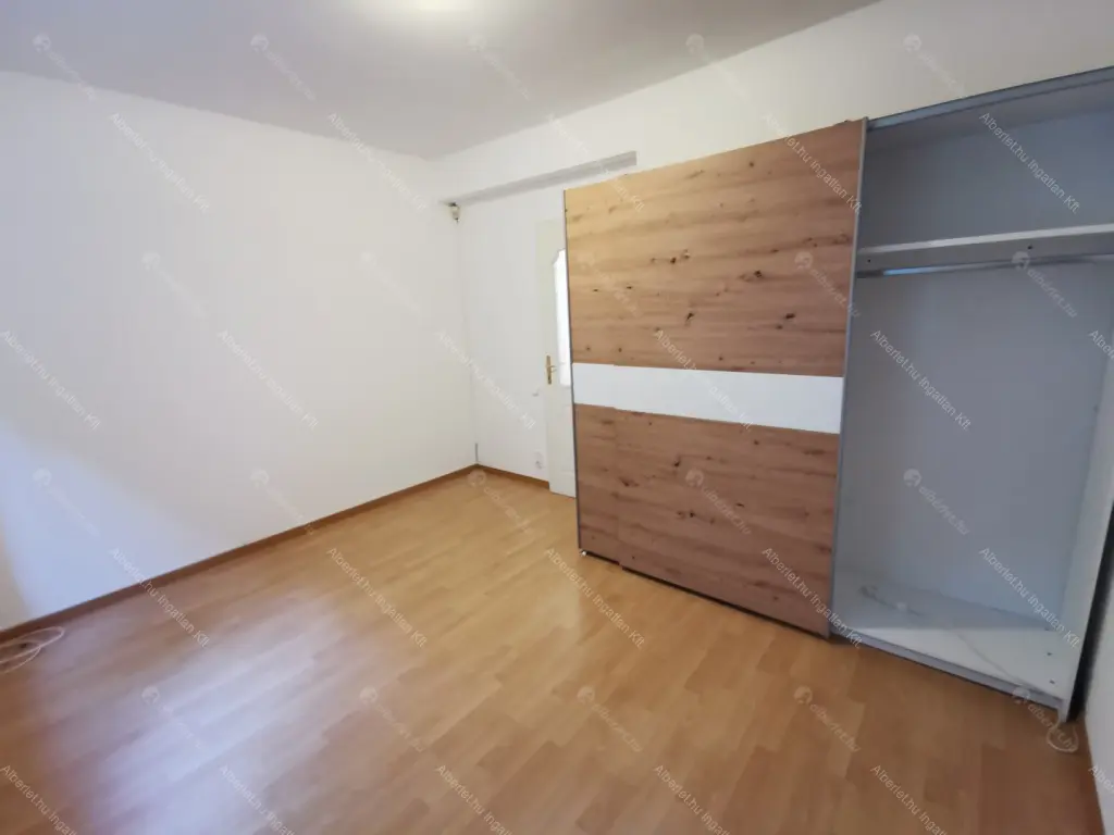 Kiadó albérlet 295000 Ft/hó áron: Budapest, I. kerület  Toldy Ferenc utca. Mérete: 72 nm, 2 szobás | Alberlet.hu - 6703735