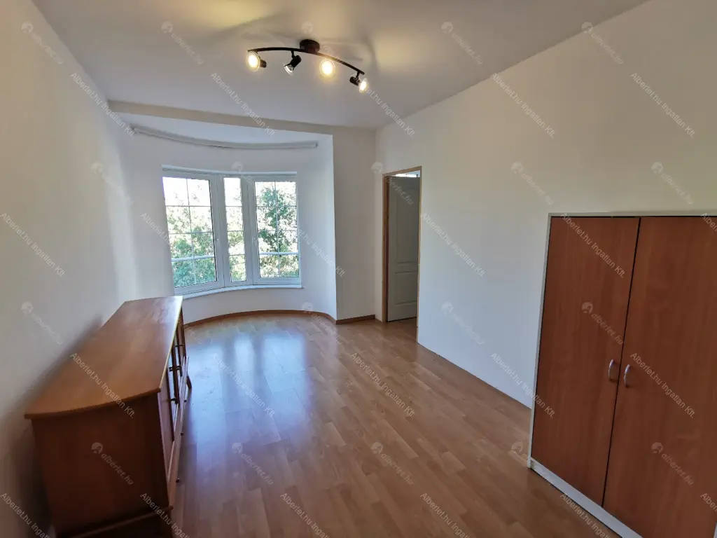 Kiadó albérlet 295000 Ft/hó áron: Budapest, I. kerület  Toldy Ferenc utca. Mérete: 72 nm, 2 szobás | Alberlet.hu - 6703740