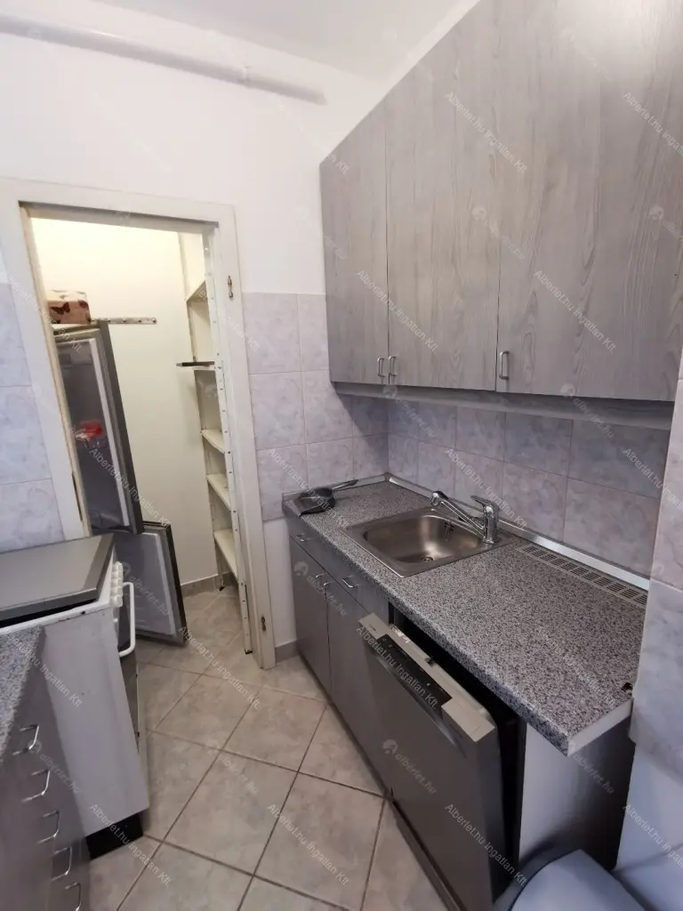 Kiadó albérlet 295000 Ft/hó áron: Budapest, I. kerület  Toldy Ferenc utca. Mérete: 72 nm, 2 szobás | Alberlet.hu - 6703745