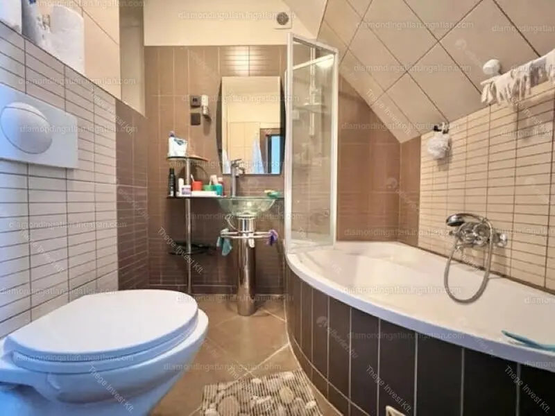 Kiadó albérlet 430000 Ft/hó áron: Budapest, I. kerület  Tóth Árpád sétány. Mérete: 100 nm, 4 szobás | Alberlet.hu - 6688276