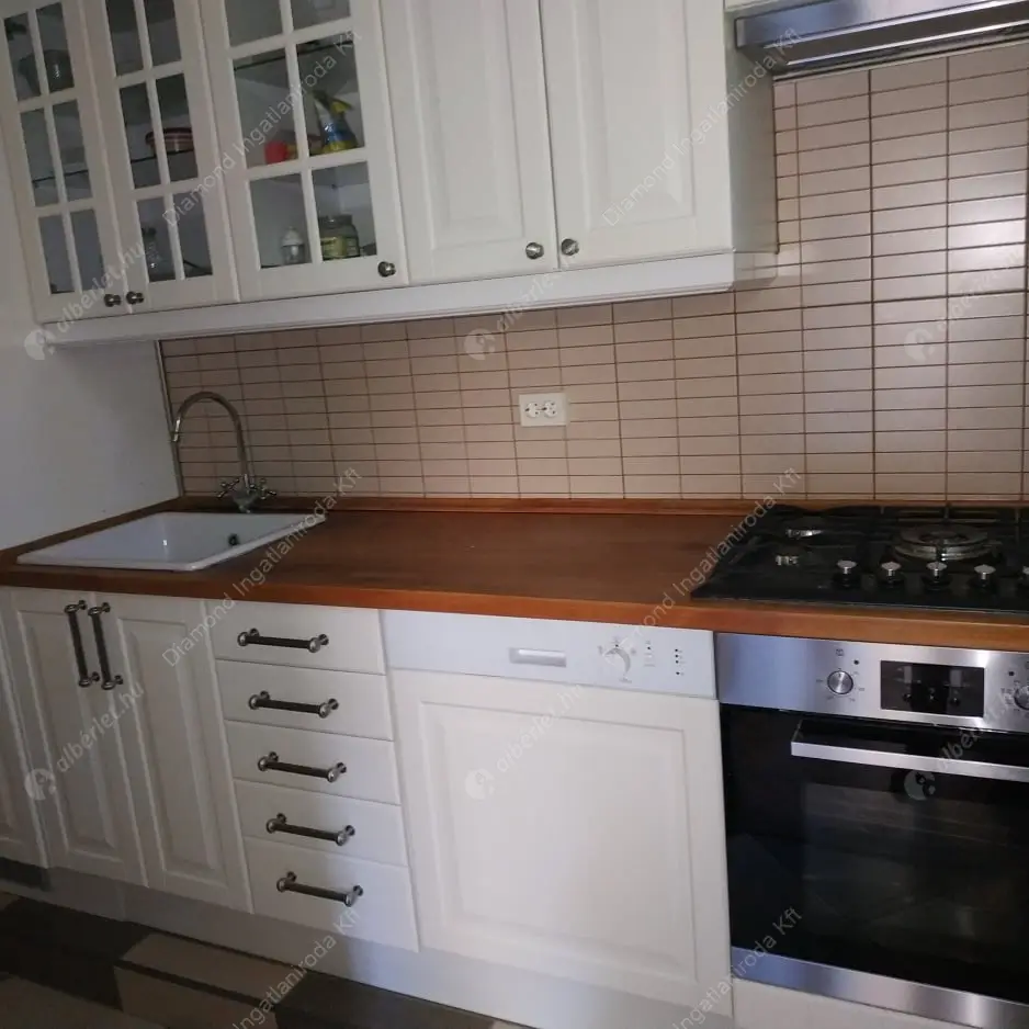 Kiadó albérlet 430000 Ft/hó áron: Budapest, I. kerület  Úri utca. Mérete: 100 nm, 3 szobás | Alberlet.hu - 5051034