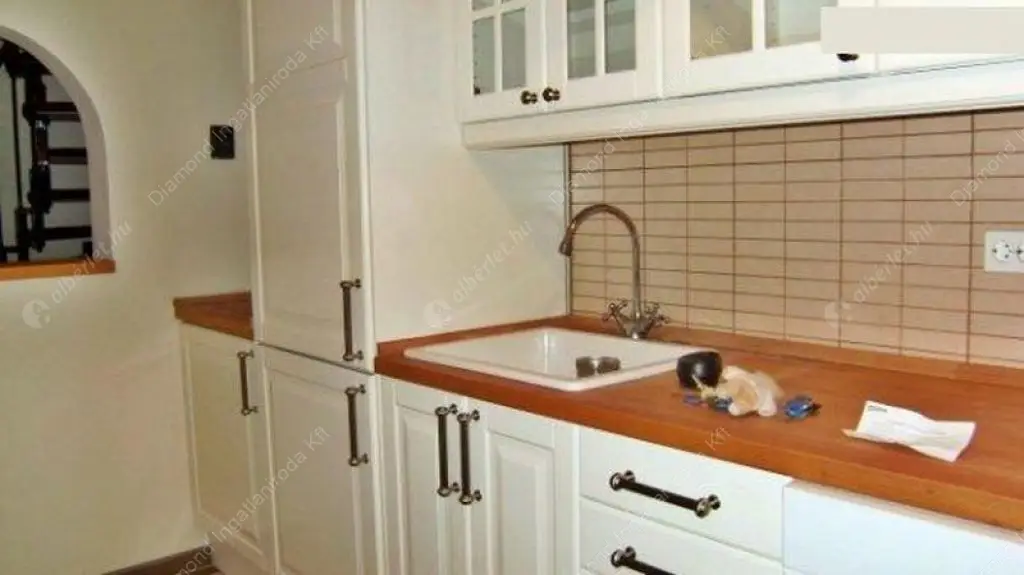 Kiadó albérlet 430000 Ft/hó áron: Budapest, I. kerület  Úri utca. Mérete: 100 nm, 3 szobás | Alberlet.hu - 5051050