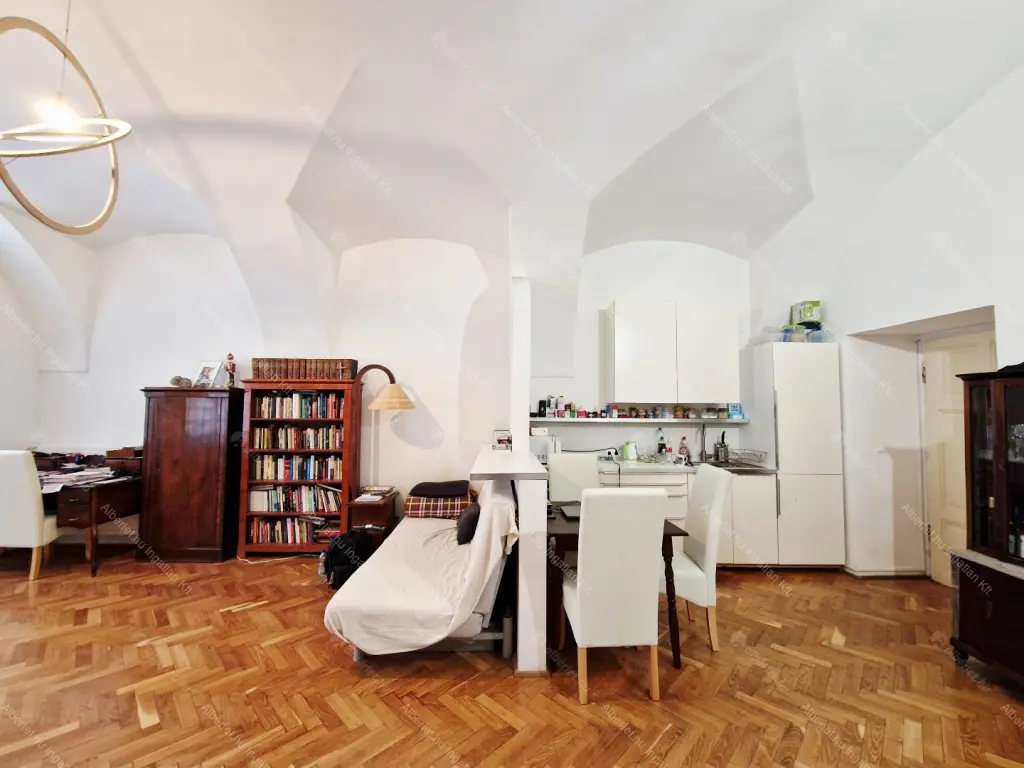 Kiadó albérlet 390000 Ft/hó áron: Budapest, I. kerület  Úri utca. Mérete: 72 nm, 2 szobás | Alberlet.hu - 6705980