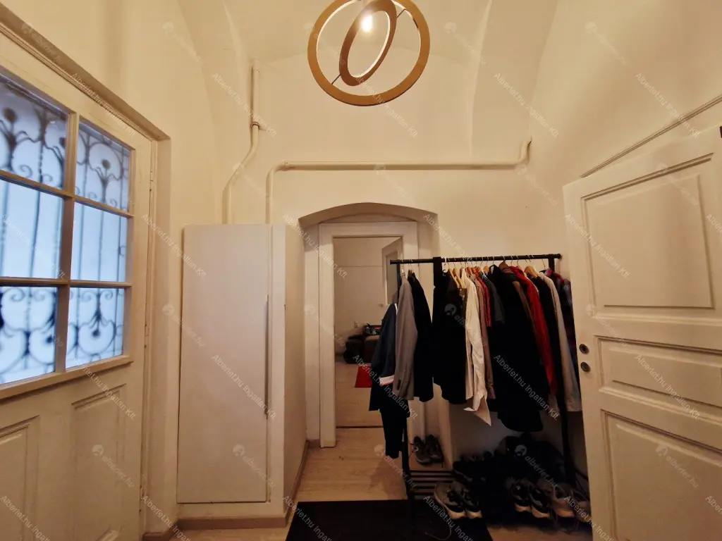 Kiadó albérlet 390000 Ft/hó áron: Budapest, I. kerület  Úri utca. Mérete: 72 nm, 2 szobás | Alberlet.hu - 6705990