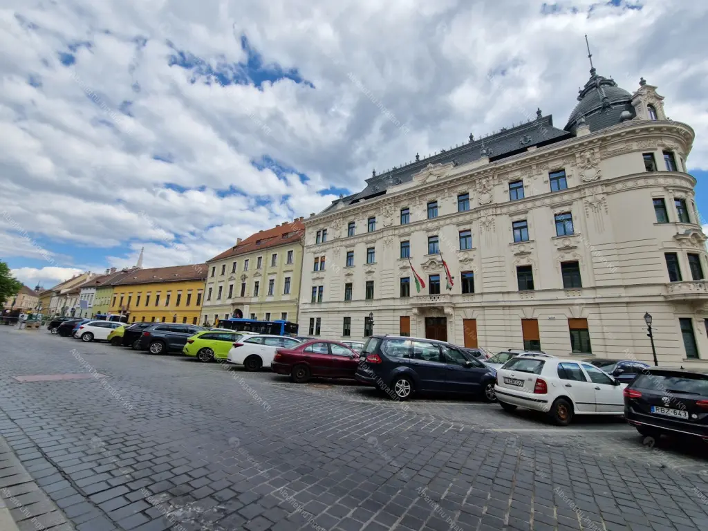 Kiadó albérlet 390000 Ft/hó áron: Budapest, I. kerület  Úri utca. Mérete: 72 nm, 2 szobás | Alberlet.hu - 6706004