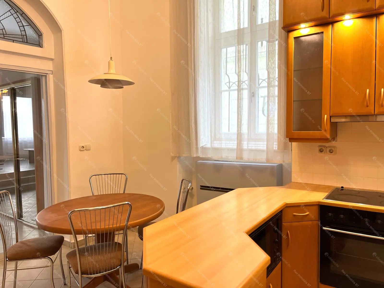 Kiadó albérlet 295000 Ft/hó áron: Budapest, I. kerület  Úri utca. Mérete: 75 nm, 1 szobás | Alberlet.hu - 6675471