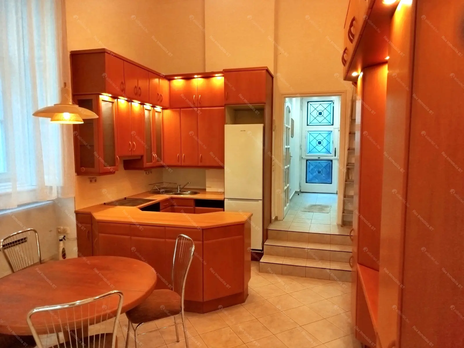 Kiadó albérlet 295000 Ft/hó áron: Budapest, I. kerület  Úri utca. Mérete: 75 nm, 1 szobás | Alberlet.hu - 6675479