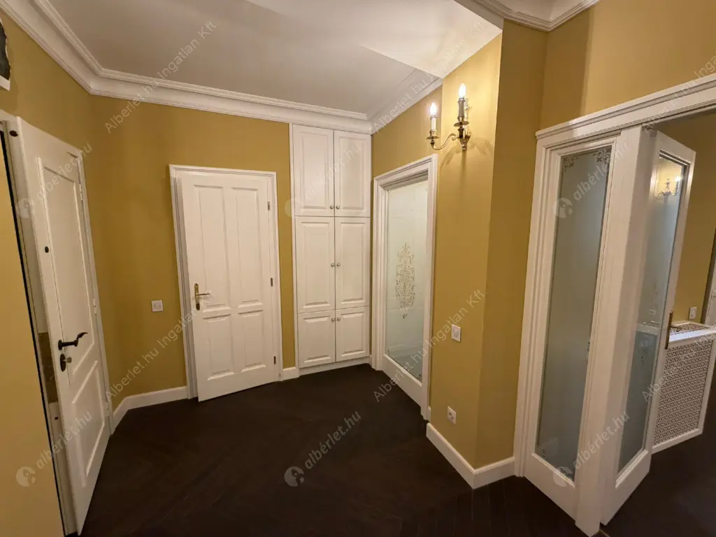 Kiadó albérlet 800000 Ft/hó áron: Budapest, I. kerület  Úri utca. Mérete: 75 nm, 2 szobás | Alberlet.hu - 6577988