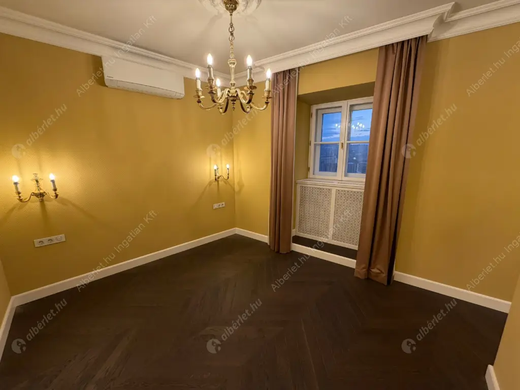 Kiadó albérlet 800000 Ft/hó áron: Budapest, I. kerület  Úri utca. Mérete: 75 nm, 2 szobás | Alberlet.hu - 6577992