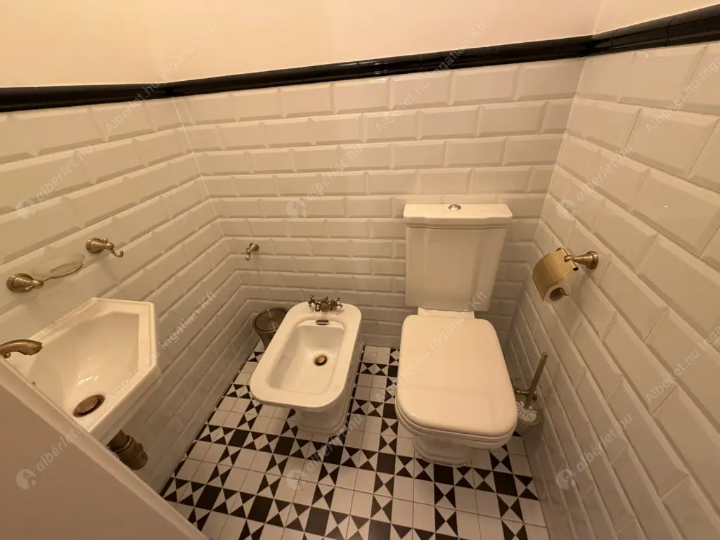 Kiadó albérlet 800000 Ft/hó áron: Budapest, I. kerület  Úri utca. Mérete: 75 nm, 2 szobás | Alberlet.hu - 6577994