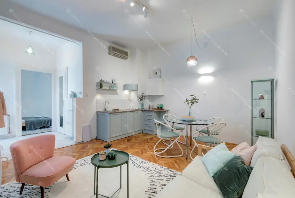 Kiadó albérlet 250000 Ft/hó áron: Budapest, I. kerület  Vám utca. Mérete: 40 nm, 2 szobás | Alberlet.hu - 6643008