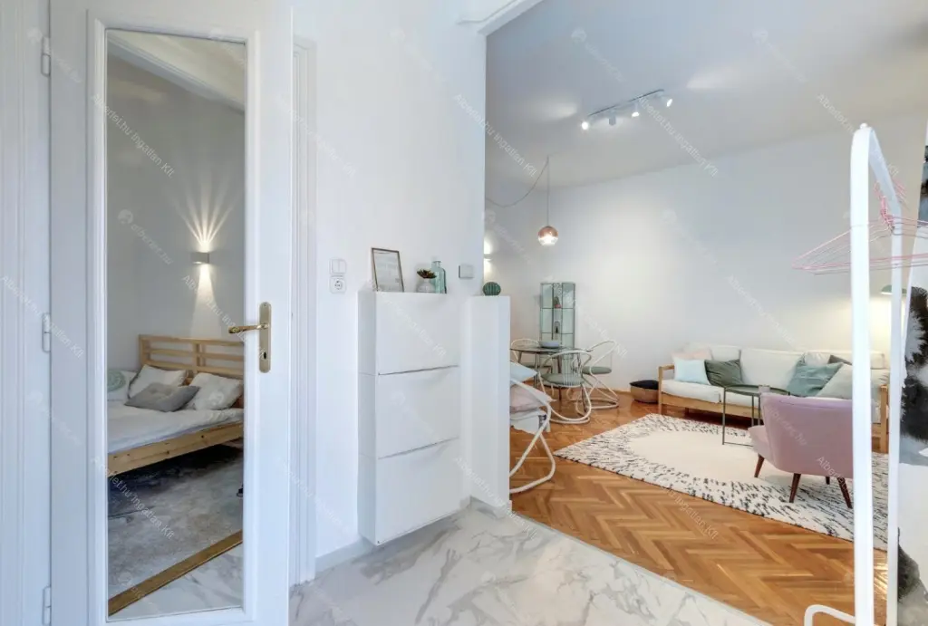 Kiadó albérlet 250000 Ft/hó áron: Budapest, I. kerület  Vám utca. Mérete: 40 nm, 2 szobás | Alberlet.hu - 6643010