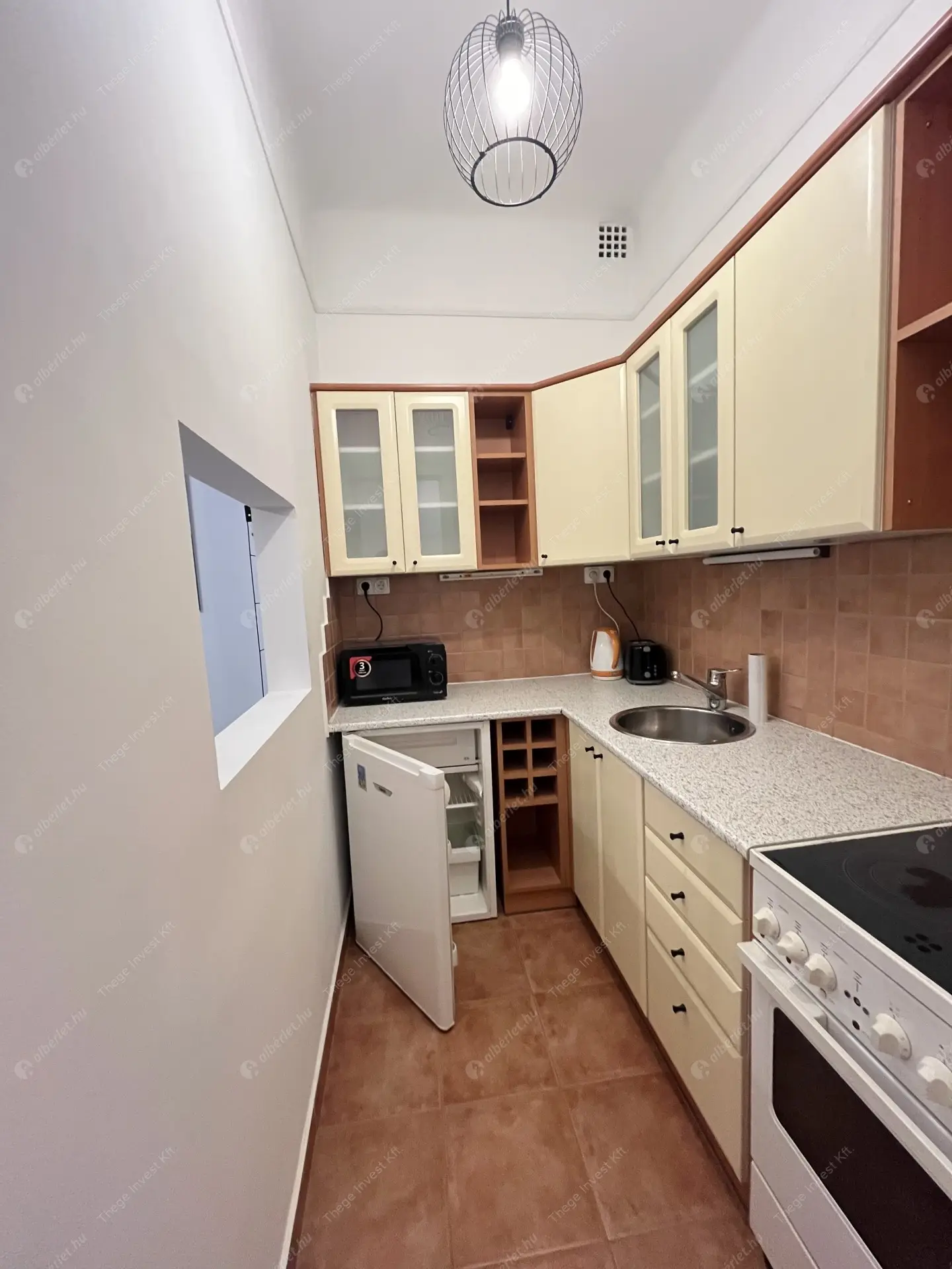 Kiadó albérlet 260000 Ft/hó áron: Budapest, I. kerület  Vám utca. Mérete: 57 nm, 1 szobás | Alberlet.hu - 6619915