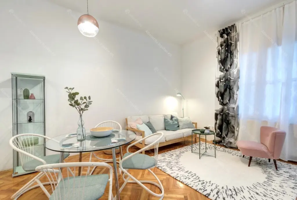 Kiadó albérlet 250000 Ft/hó áron: Budapest, I. kerület  Várkert rakpart. Mérete: 40 nm, 2 szobás | Alberlet.hu - 6644219