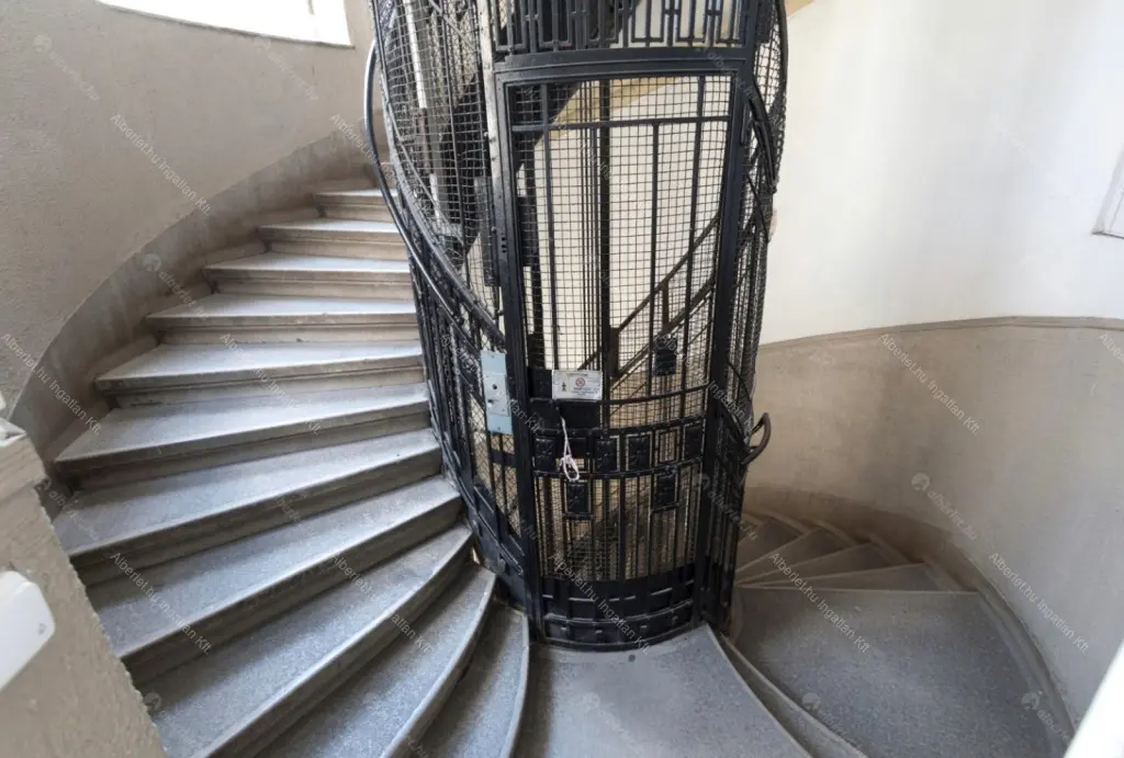 Kiadó albérlet 250000 Ft/hó áron: Budapest, I. kerület  Várkert rakpart. Mérete: 40 nm, 2 szobás | Alberlet.hu - 6644226