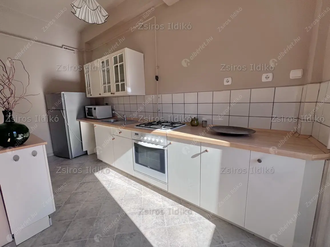 Kiadó albérlet 400000 Ft/hó áron: Budapest, I. kerület  Víziváros . Mérete: 105 nm, 3 szobás | Alberlet.hu - 6572156