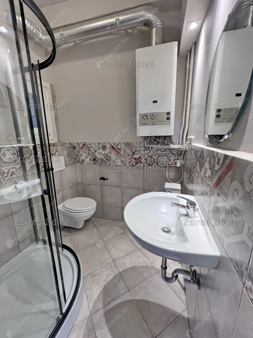 Kiadó albérlet 400000 Ft/hó áron: Budapest, I. kerület  Víziváros . Mérete: 105 nm, 3 szobás | Alberlet.hu - 6572162