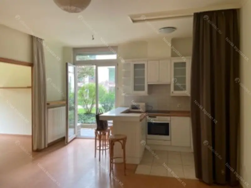 Kiadó albérlet 299000 Ft/hó áron: Budapest, I. kerület  Zsolt utca. Mérete: 47 nm, 2 szobás | Alberlet.hu - 6656545