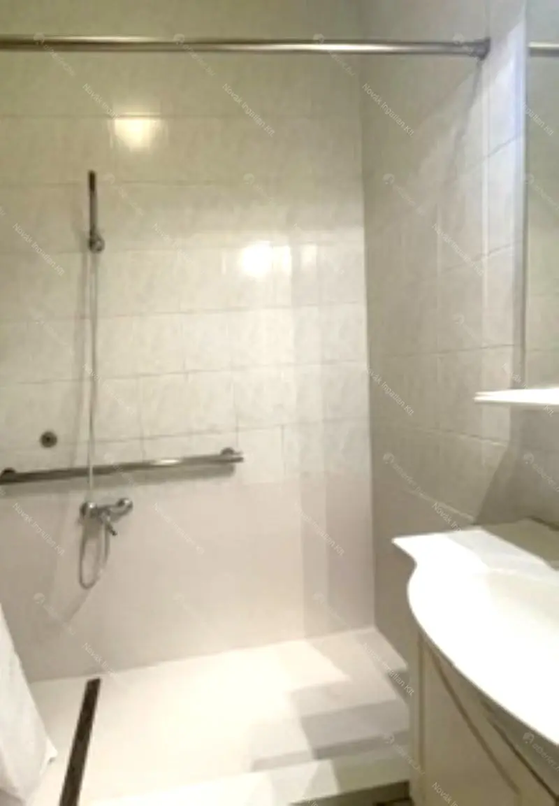 Kiadó albérlet 299000 Ft/hó áron: Budapest, I. kerület  Zsolt utca. Mérete: 47 nm, 2 szobás | Alberlet.hu - 6656761