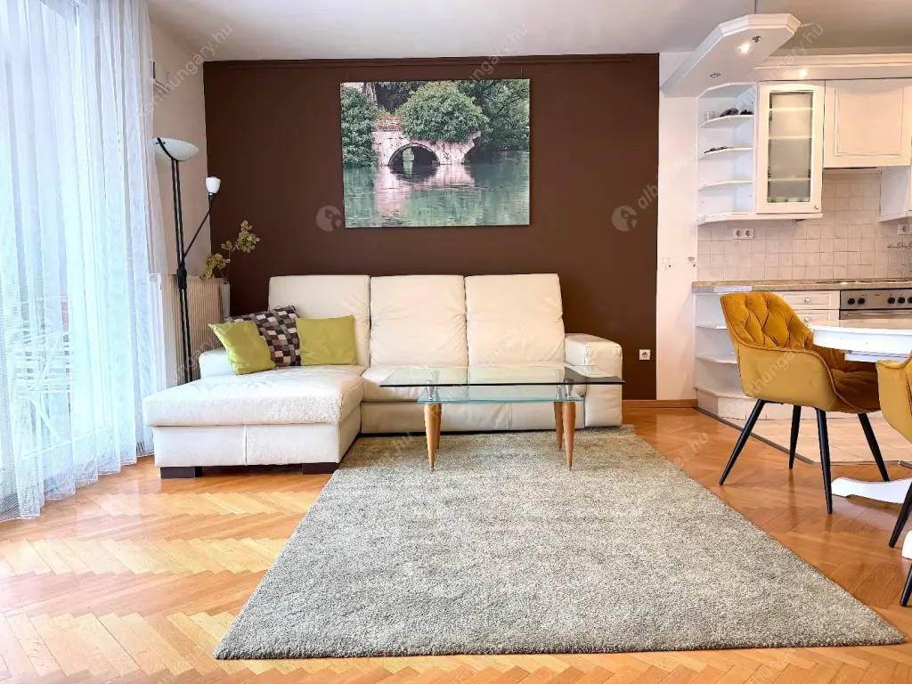 Kiadó albérlet 400000 Ft/hó áron: Budapest, I. kerület  Zsolt utca. Mérete: 55 nm, 2 szobás | Alberlet.hu - 6612360