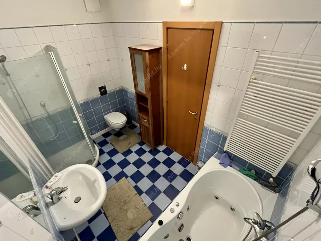 Kiadó albérlet 360000 Ft/hó áron: Budapest, I. kerület  Zsolt utca. Mérete: 74 nm, 3 szobás | Alberlet.hu - 6611729