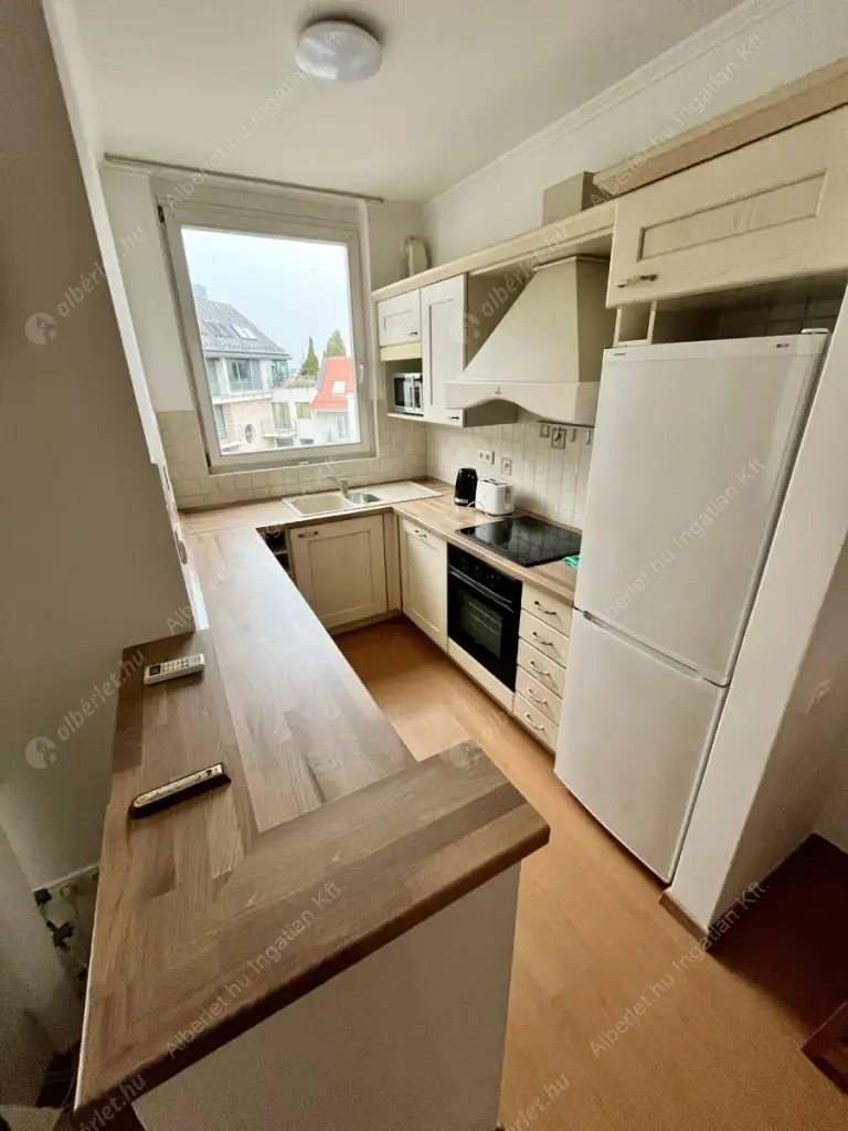 Kiadó albérlet 359000 Ft/hó áron: Budapest, I. kerület  Zsolt utca. Mérete: 74 nm, 3 szobás | Alberlet.hu - 6614956