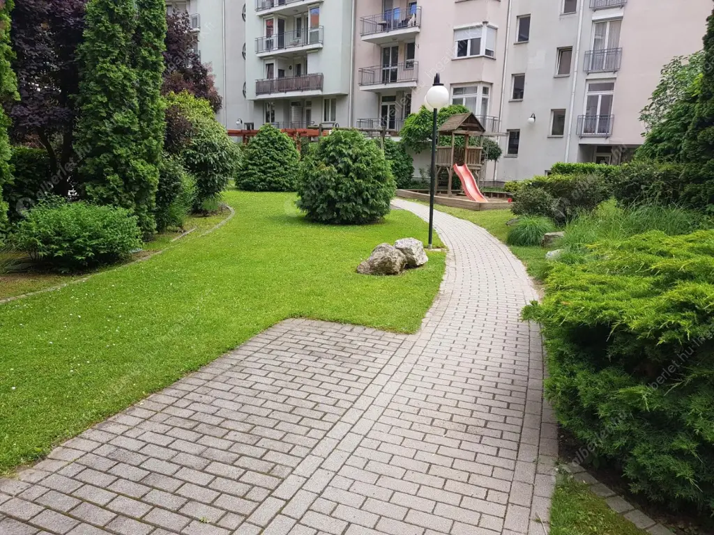 Kiadó albérlet 599000 Ft/hó áron: Budapest, I. kerület  Zsolt utca. Mérete: 80 nm, 3 szobás | Alberlet.hu - 6615532