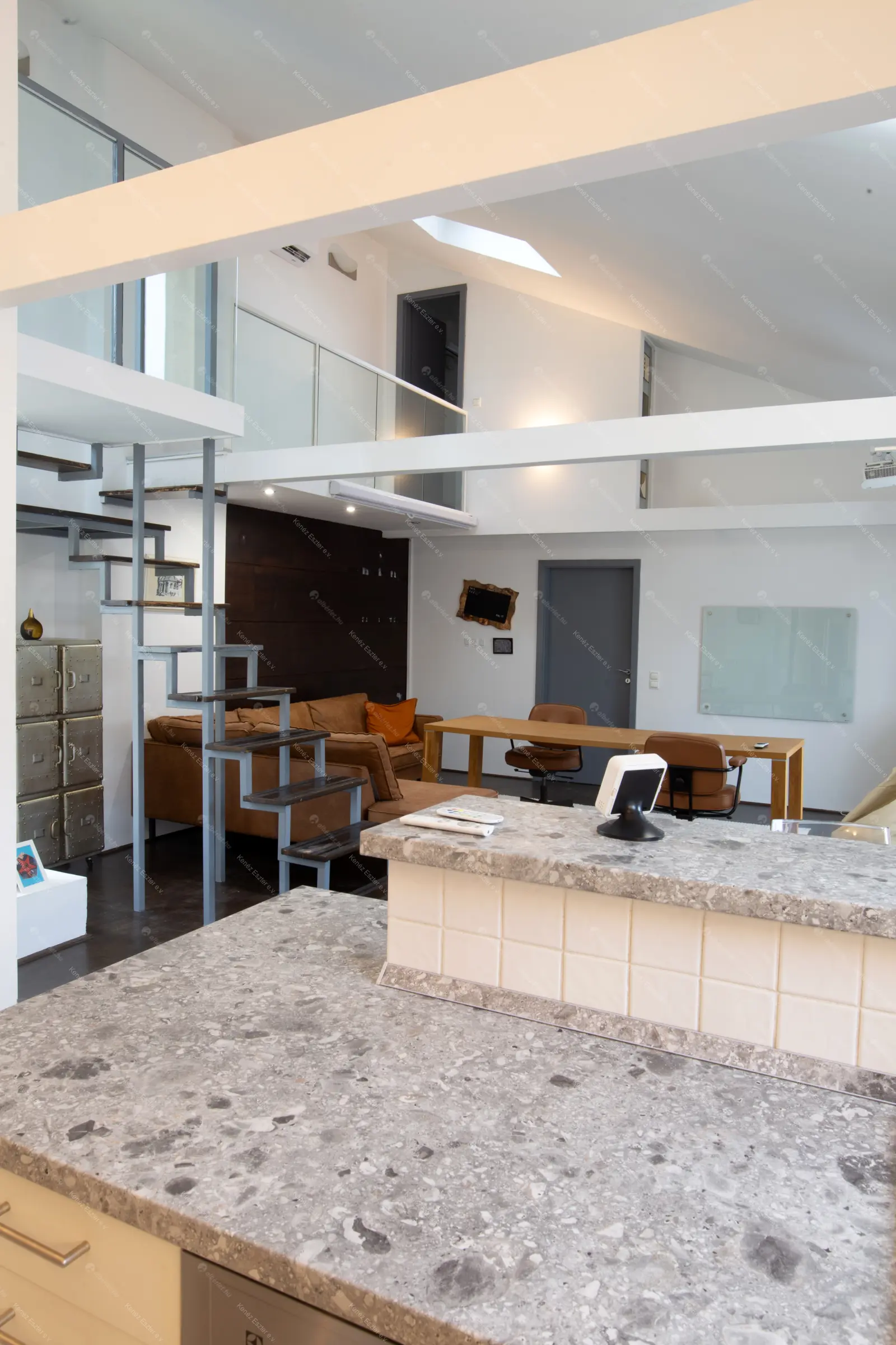 Kiadó albérlet 585000 Ft/hó áron: Budapest, I. kerület  Zsolt utca. Mérete: 88 nm, 4 szobás | Alberlet.hu - 6659172