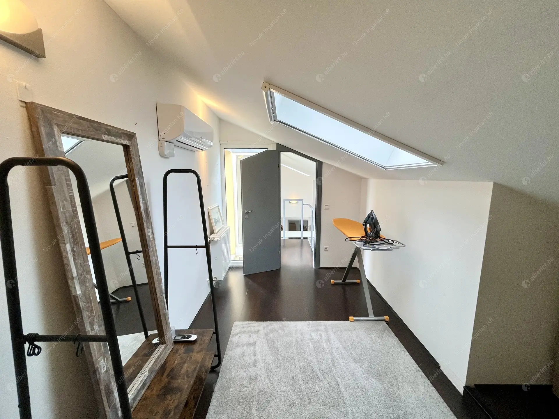 Kiadó albérlet 450000 Ft/hó áron: Budapest, I. kerület  Zsolt utca. Mérete: 90 nm, 4 szobás | Alberlet.hu - 6479461