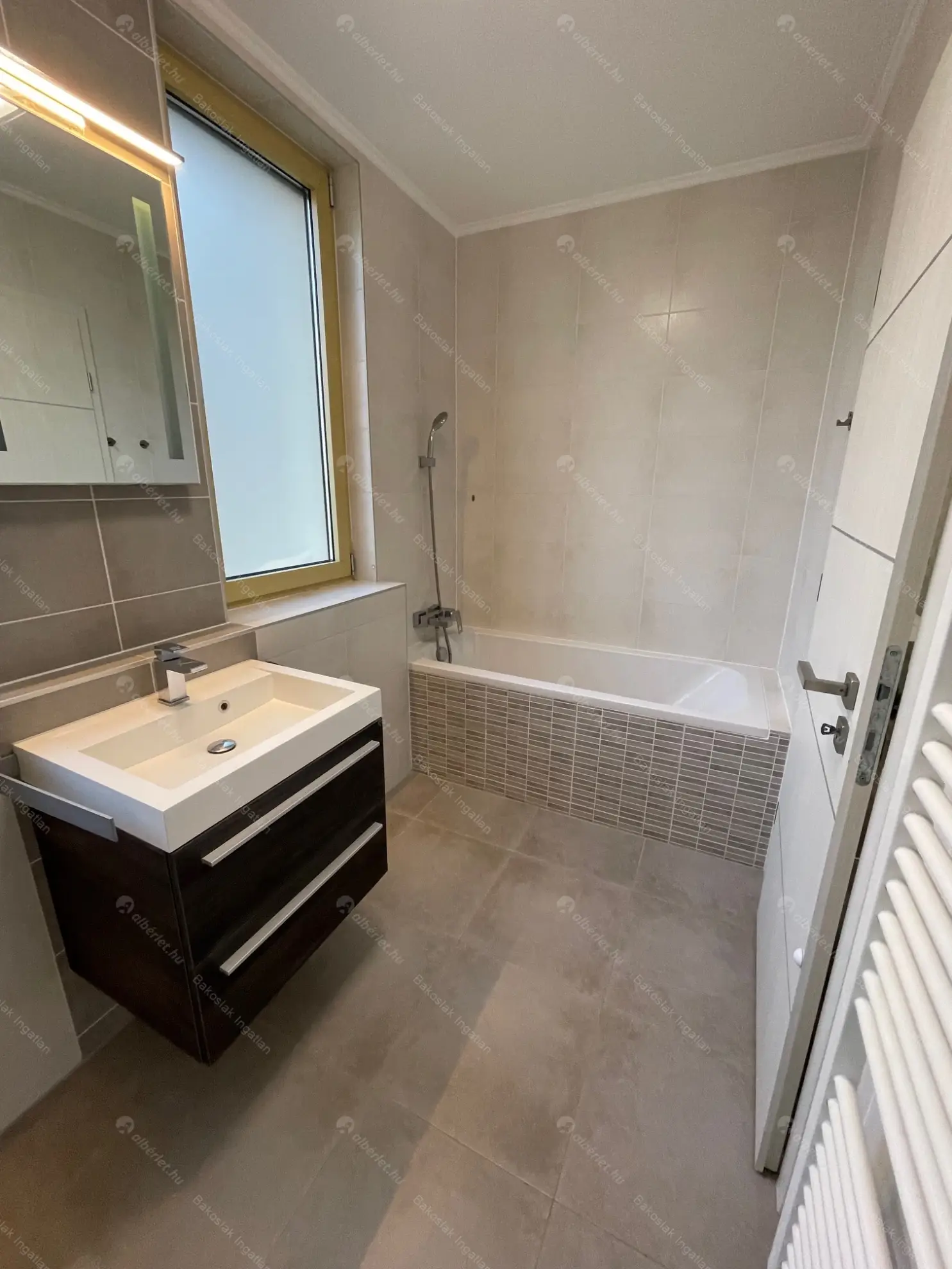 Kiadó albérlet 969000 Ft/hó áron: Budapest, II. kerület  Áfonya utca. Mérete: 120 nm, 4 szobás | Alberlet.hu - 6574151