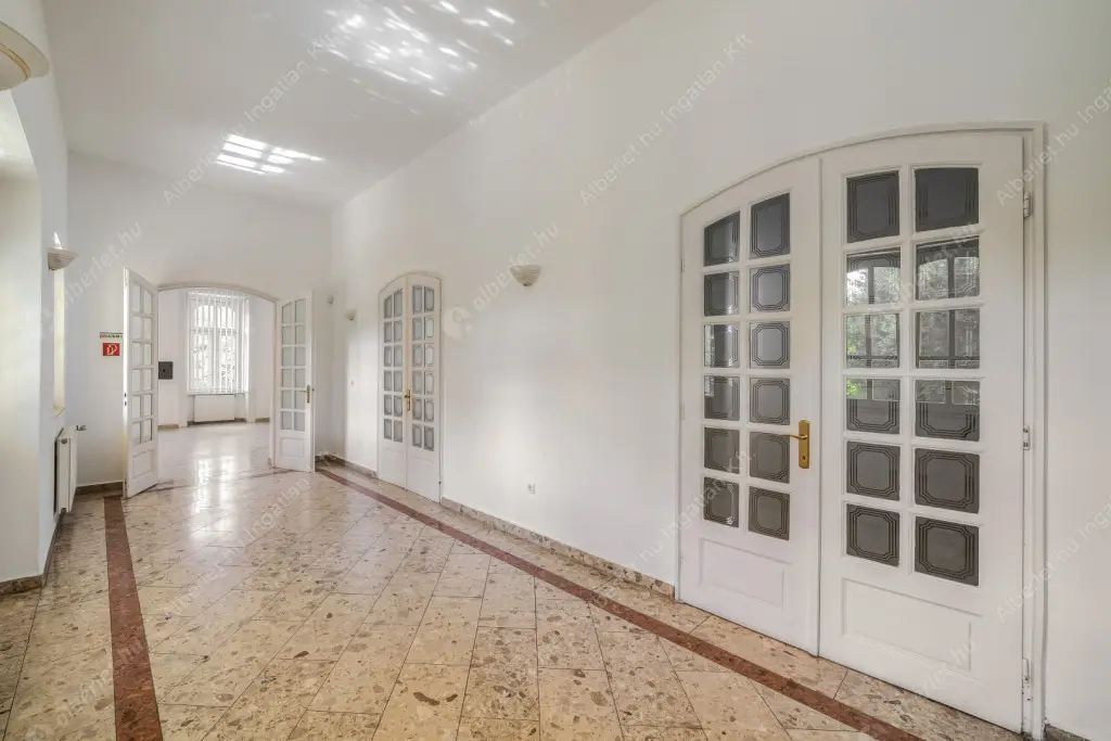 Kiadó albérlet 2900000 Ft/hó áron: Budapest, II. kerület  Áldás utca. Mérete: 638 nm, 20 szobás | Alberlet.hu - 6601941