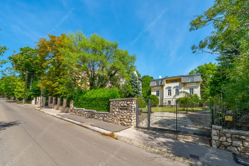 Kiadó albérlet 2900000 Ft/hó áron: Budapest, II. kerület  Áldás utca. Mérete: 638 nm, 20 szobás | Alberlet.hu - 6601955