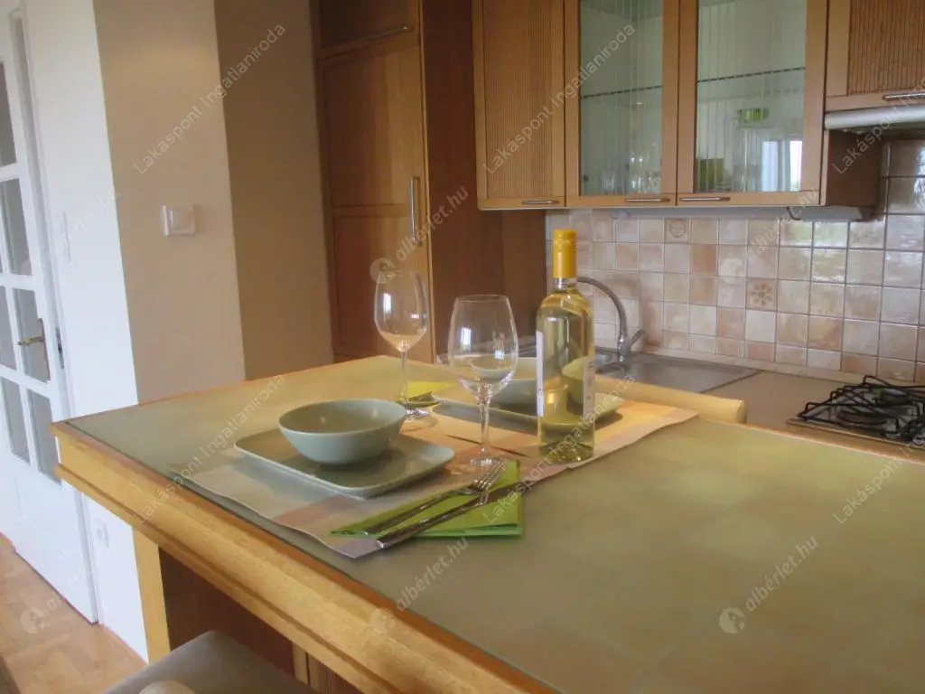 Kiadó albérlet 290000 Ft/hó áron: Budapest, II. kerület  Alvinci út. Mérete: 46 nm, 1 szobás | Alberlet.hu - 6557143