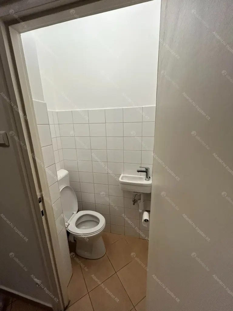 Kiadó albérlet 330000 Ft/hó áron: Budapest, II. kerület  Árpád fejedelem útja. Mérete: 62 nm, 2 szobás | Alberlet.hu - 6677378