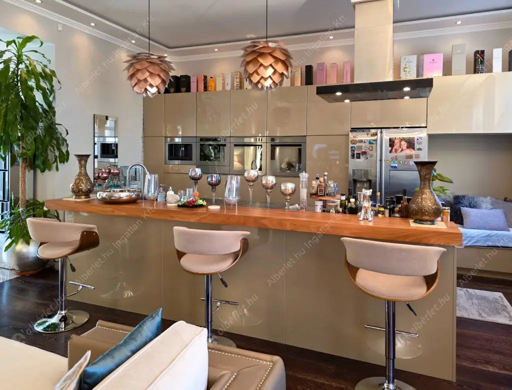 Kiadó albérlet 789000 Ft/hó áron: Budapest, II. kerület  Árpád fejedelem útja. Mérete: 98 nm, 2 szobás | Alberlet.hu - 6557403