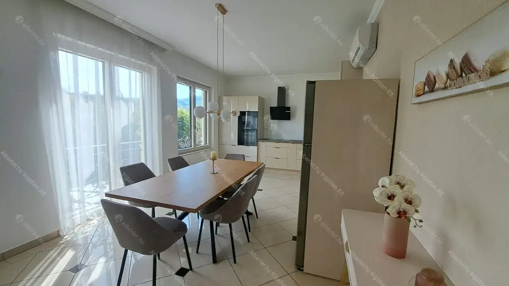 Kiadó albérlet 1280000 Ft/hó áron: Budapest, II. kerület  Battai út. Mérete: 146 nm, 4 szobás | Alberlet.hu - 6706439