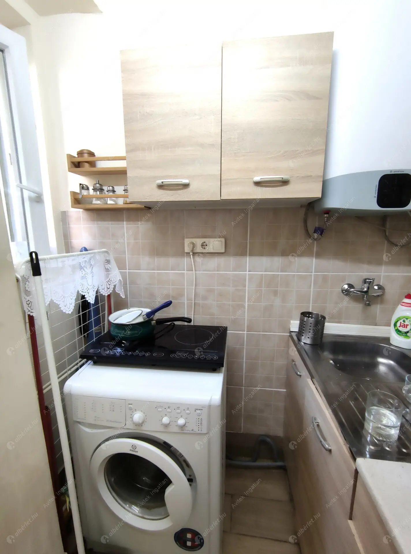 Kiadó albérlet 150000 Ft/hó áron: Budapest, II. kerület  Bécsi út. Mérete: 33 nm, 1 szobás | Alberlet.hu - 6327072