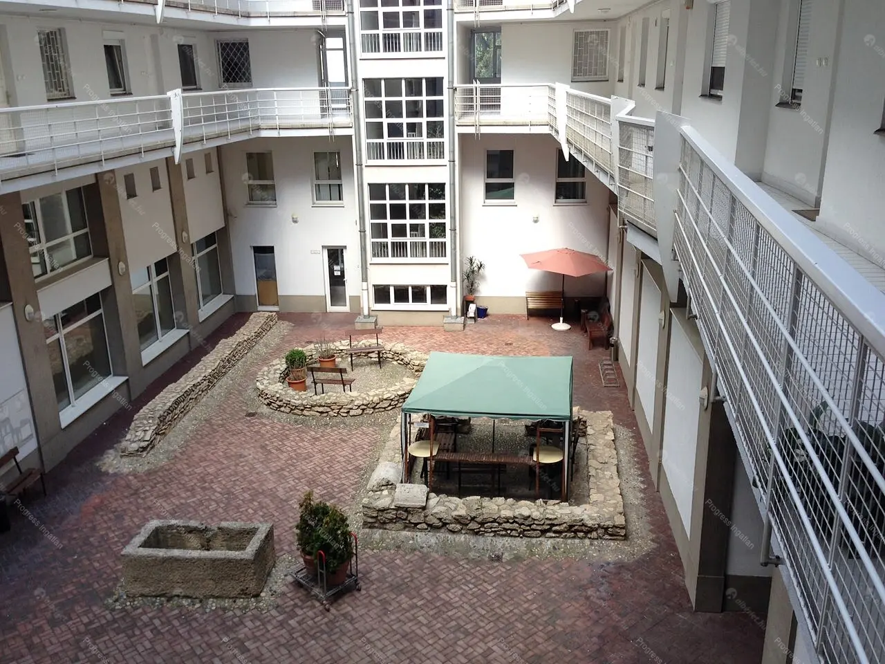 Kiadó albérlet 659000 Ft/hó áron: Budapest, II. kerület  Bécsi út. Mérete: 97 nm, 4 szobás | Alberlet.hu - 6675795