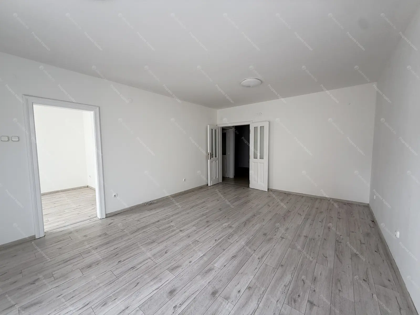 Kiadó albérlet 650000 Ft/hó áron: Budapest, II. kerület  Bécsi út. Mérete: 97 nm, 4 szobás | Alberlet.hu - 6685063