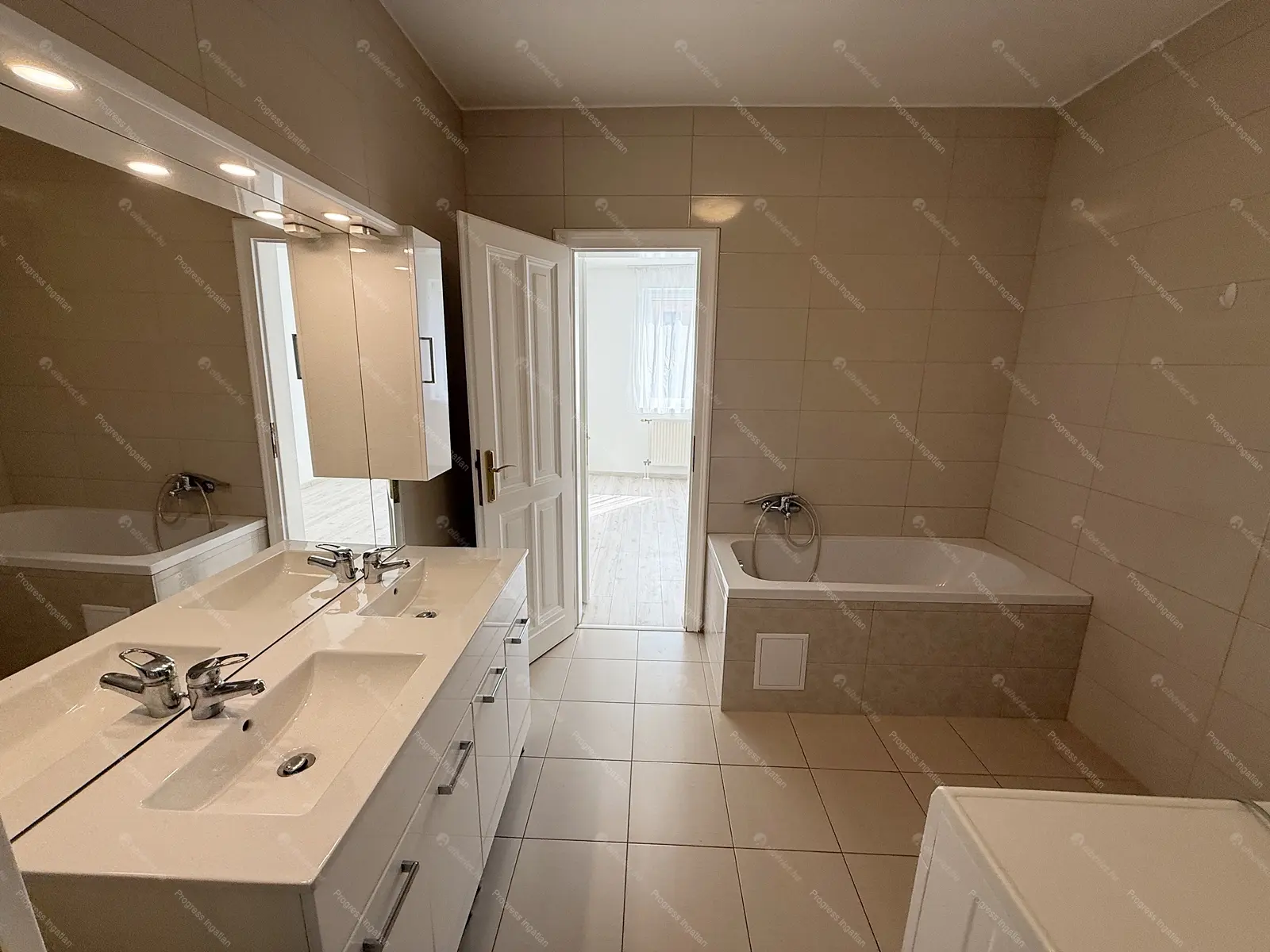 Kiadó albérlet 650000 Ft/hó áron: Budapest, II. kerület  Bécsi út. Mérete: 97 nm, 4 szobás | Alberlet.hu - 6685067